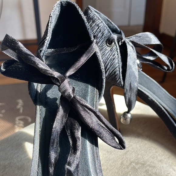 💃🏻 👠 FABULOUS Stephanie McB Size 8 Black Satin Ballerina Stilettos - Picture 2 of 13